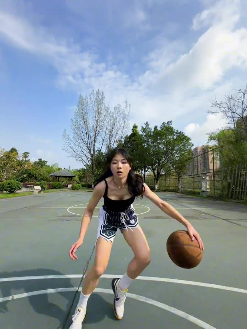 看著有點(diǎn)實(shí)力，敢背打我不？